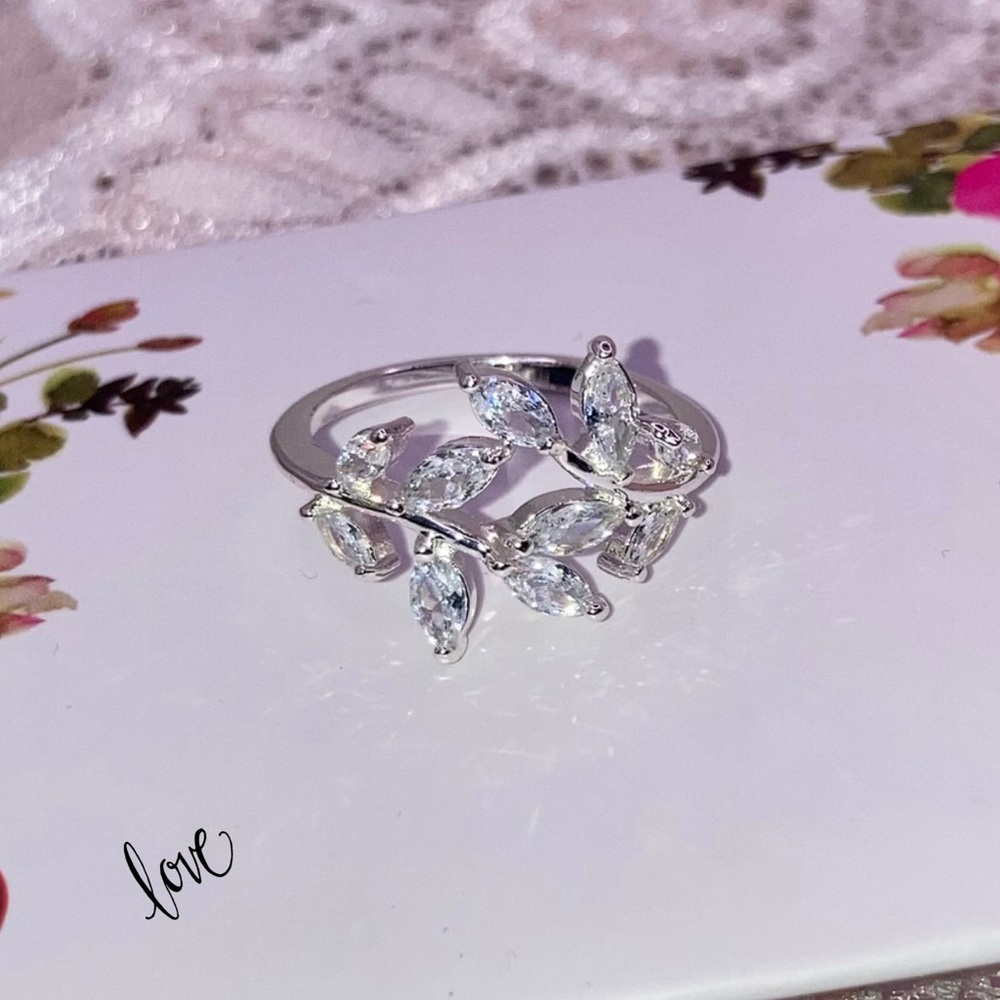 Pippa & Rawls Marquise Cut Vine Cluster Ring
